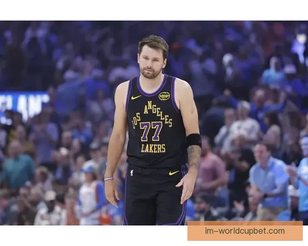 东契奇腿筋拉伤真因揭晓 湖人将帅回应伤病 詹姆斯强调健康是最重要财富 东契奇腿筋拉伤真因揭晓 湖人将帅回应伤病 詹姆斯强调健康是最重要财富